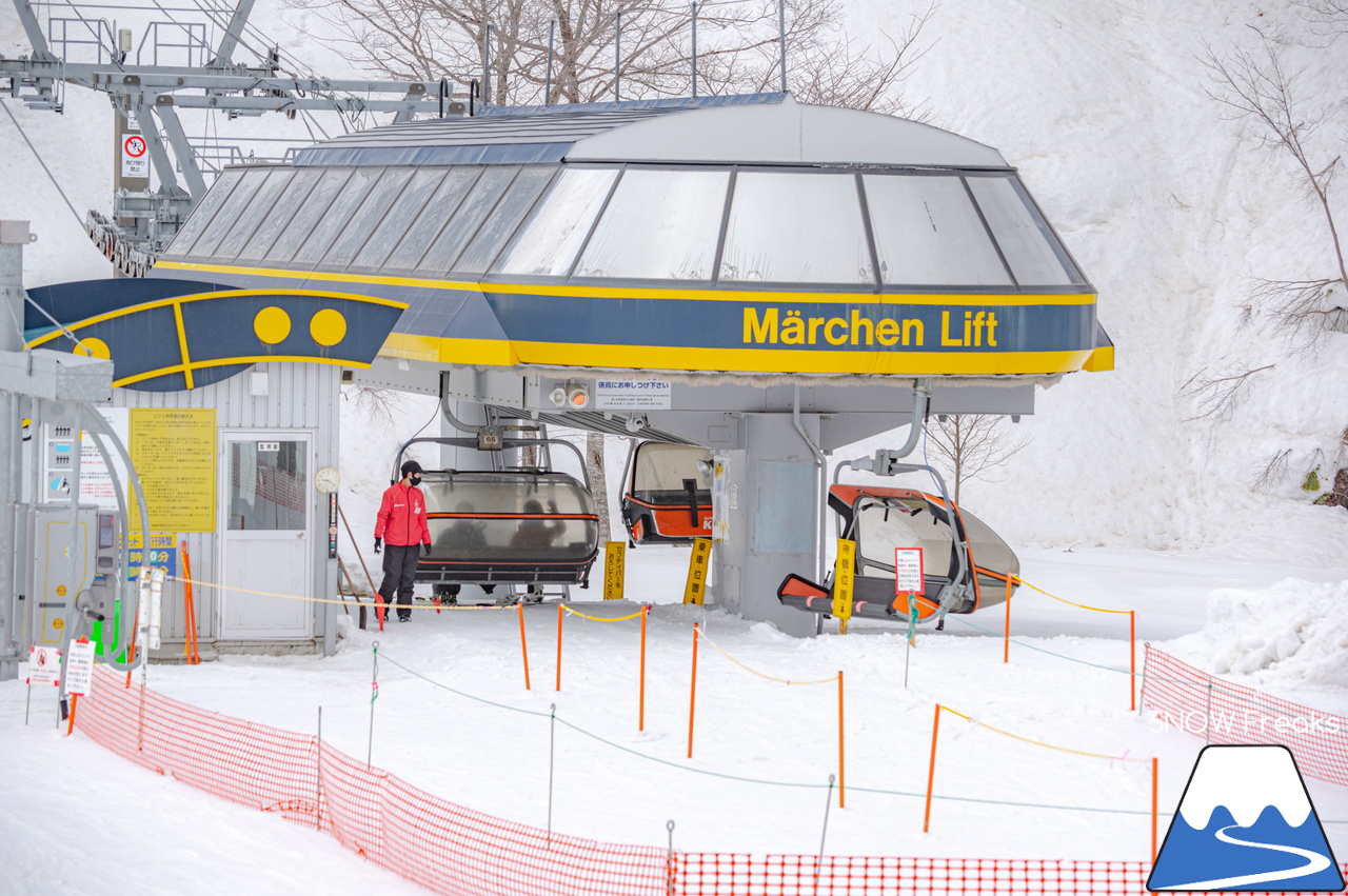 札幌国際スキー場｜山頂の積雪は、300cm！連日の春スキー＆スノーボード日和から一転、今日は冬が帰ってきました♪